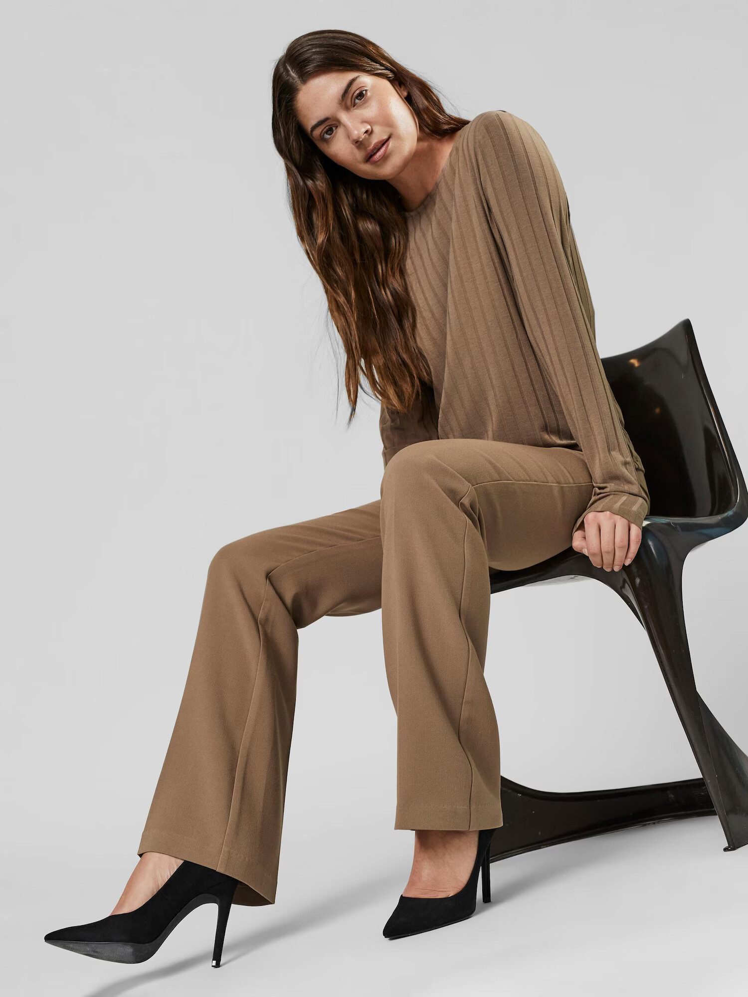 VERO MODA Pantaloni 'Ally' maro - Pled.ro