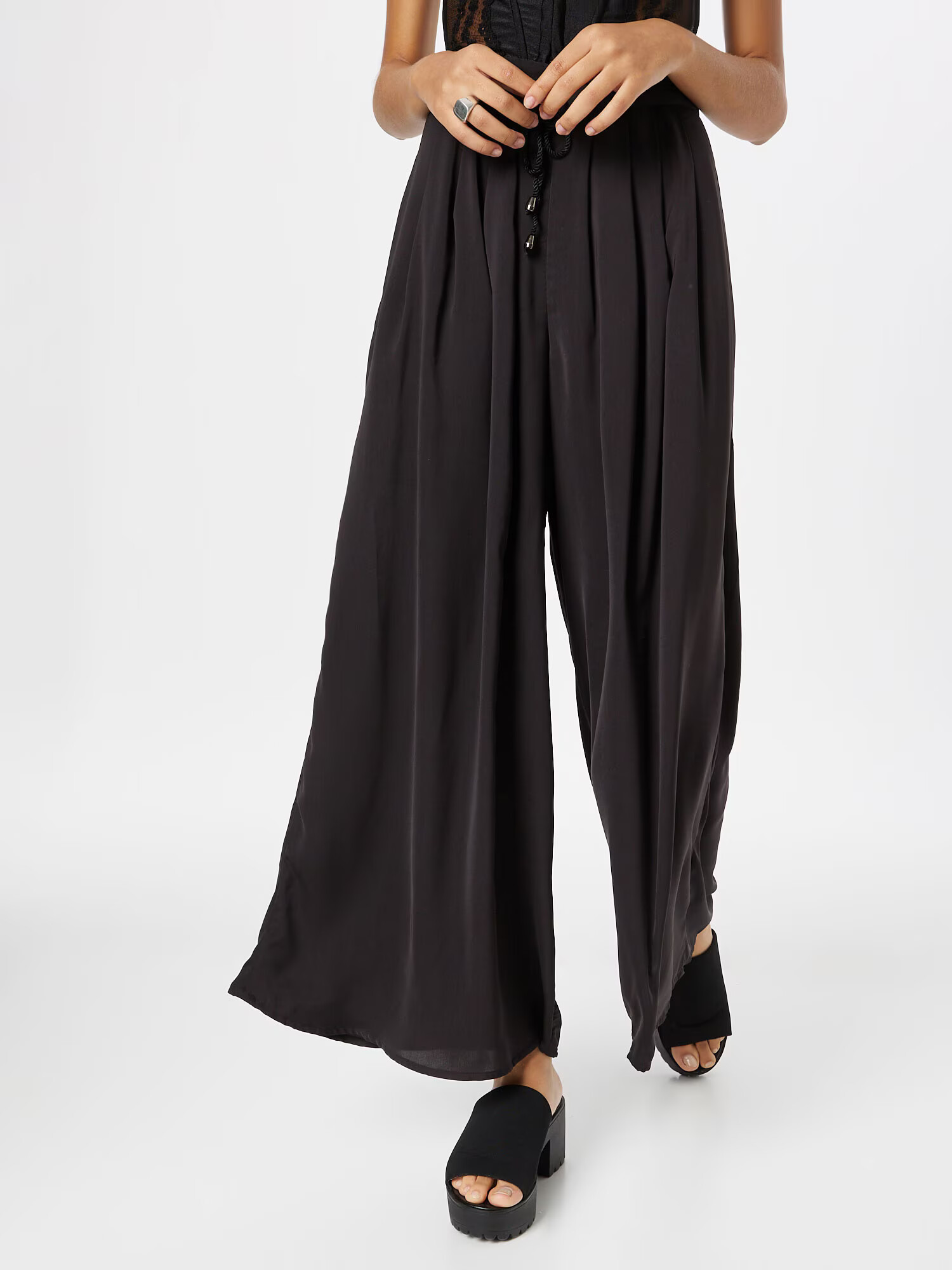 VERO MODA Pantaloni 'ARIANE' negru - Pled.ro