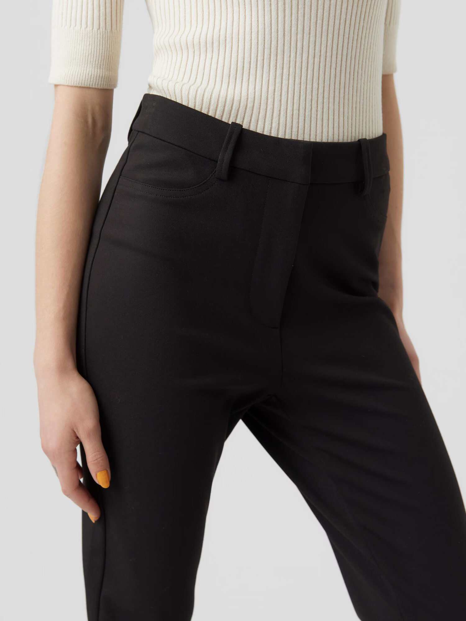 VERO MODA Pantaloni 'Augusta Thea' negru - Pled.ro