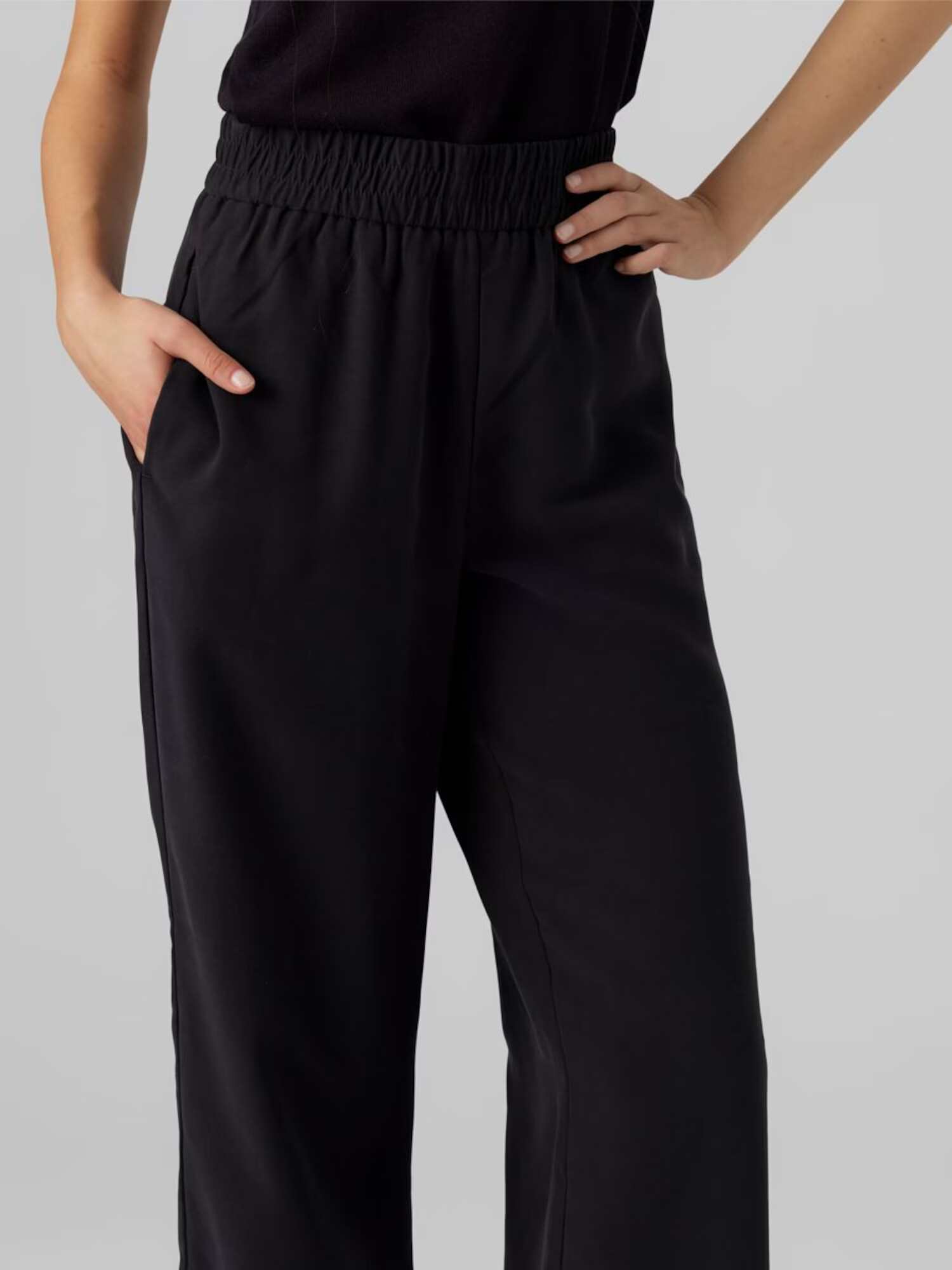 VERO MODA Pantaloni 'CARMEN' negru - Pled.ro