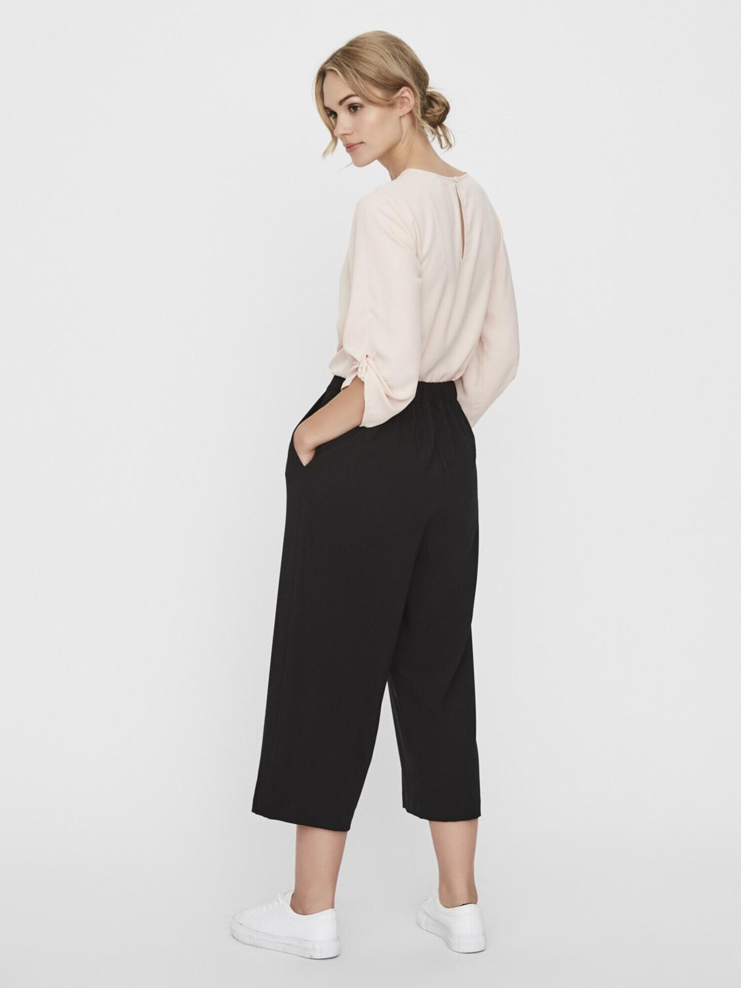 VERO MODA Pantaloni cutați 'Cookie' negru - Pled.ro