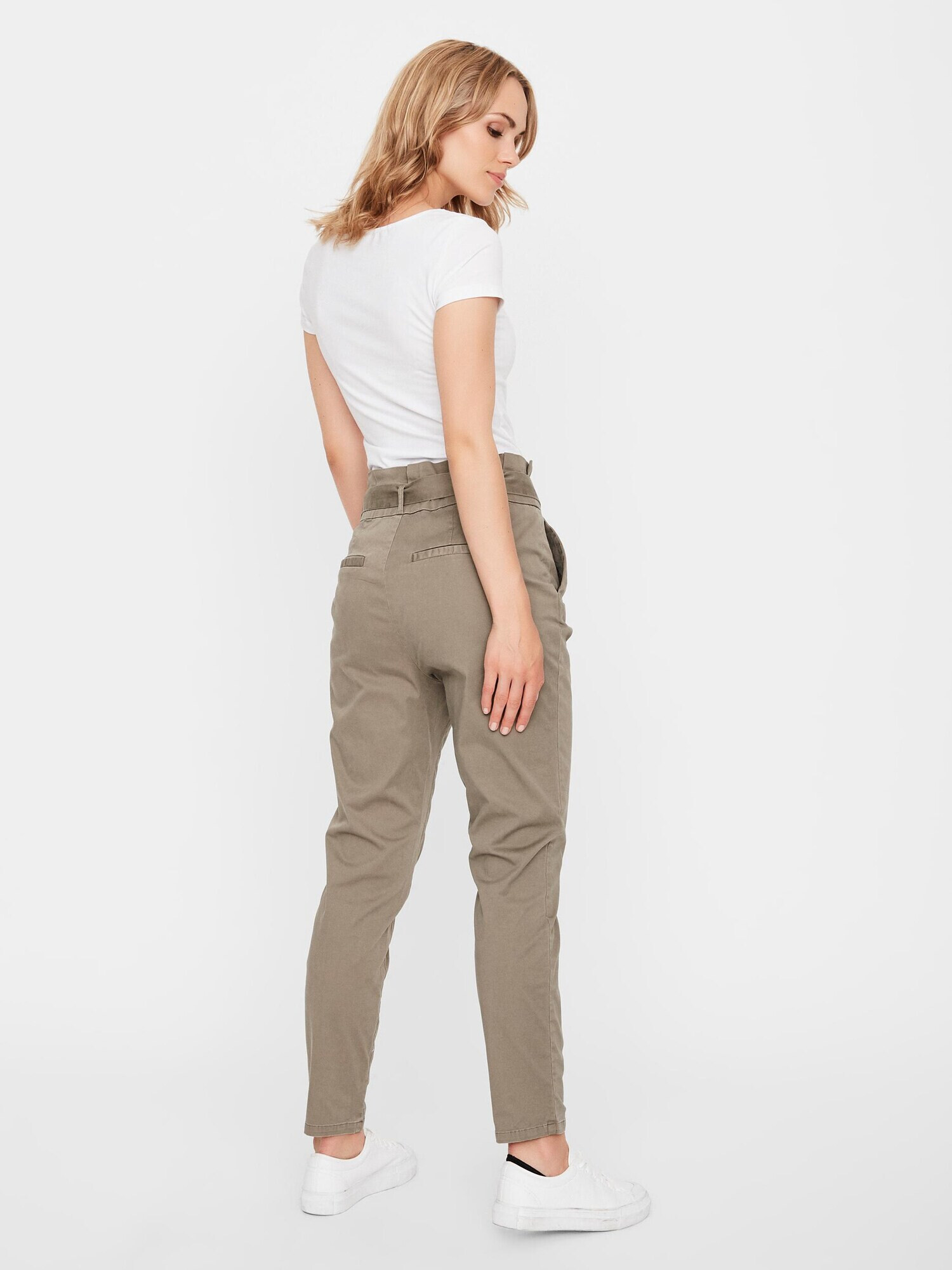 VERO MODA Pantaloni cutați 'Eva' maro deschis - Pled.ro