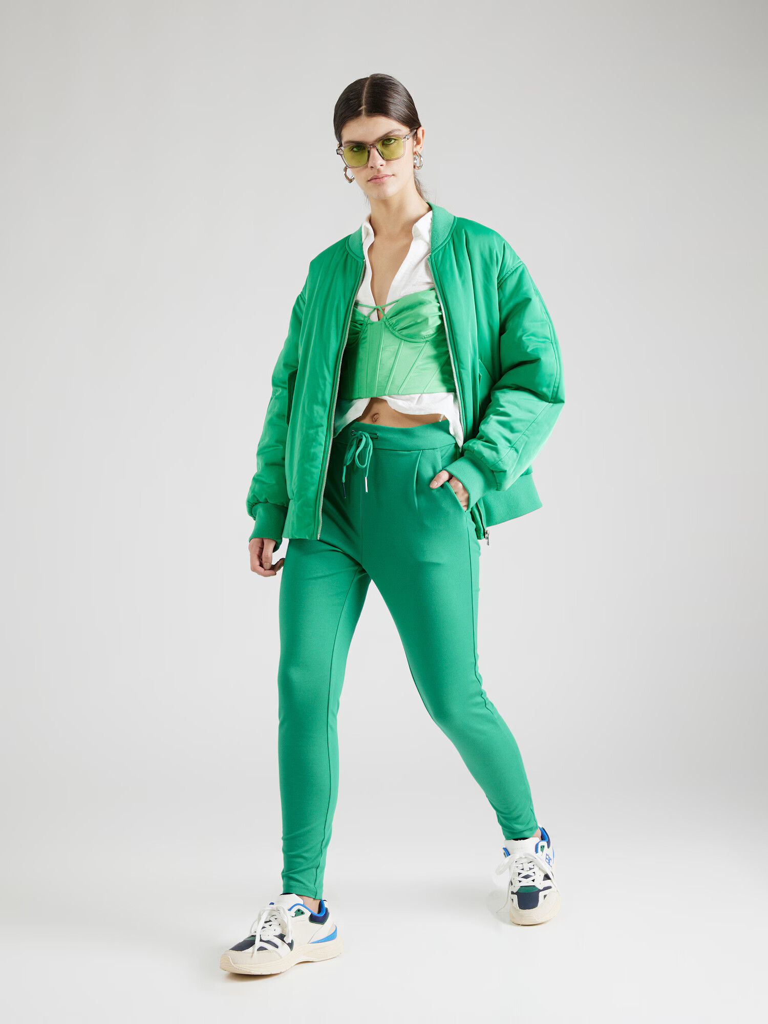 VERO MODA Pantaloni cutați 'Eva' verde - Pled.ro