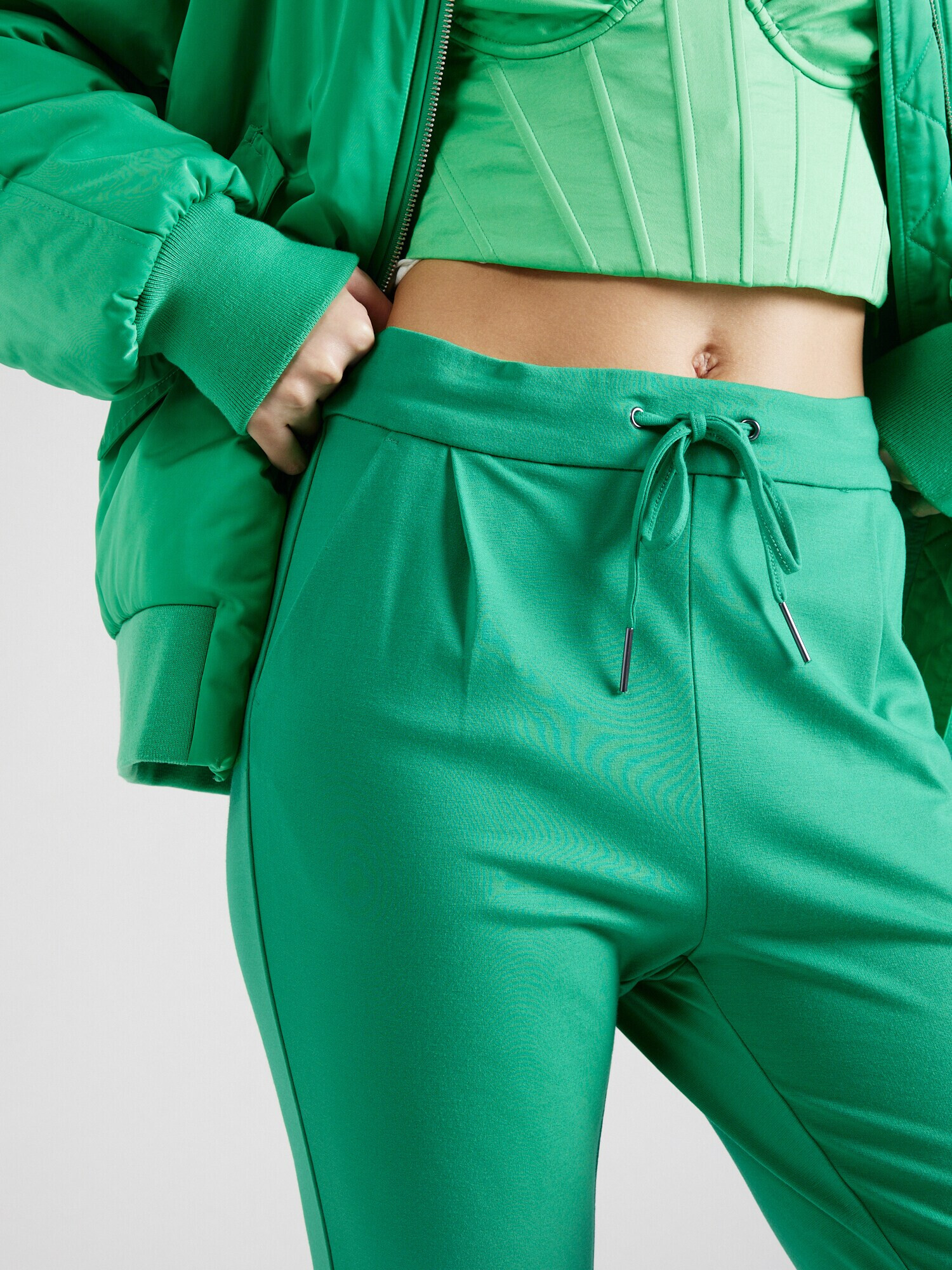 VERO MODA Pantaloni cutați 'Eva' verde - Pled.ro