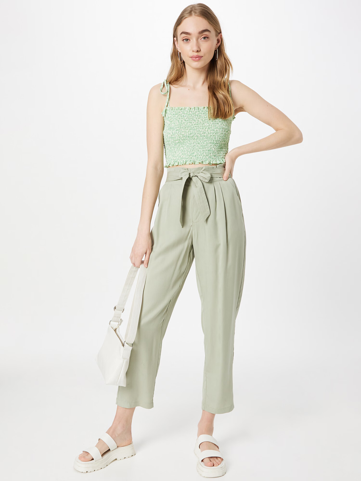 VERO MODA Pantaloni cutați 'LILIANAEVANY' verde mentă - Pled.ro