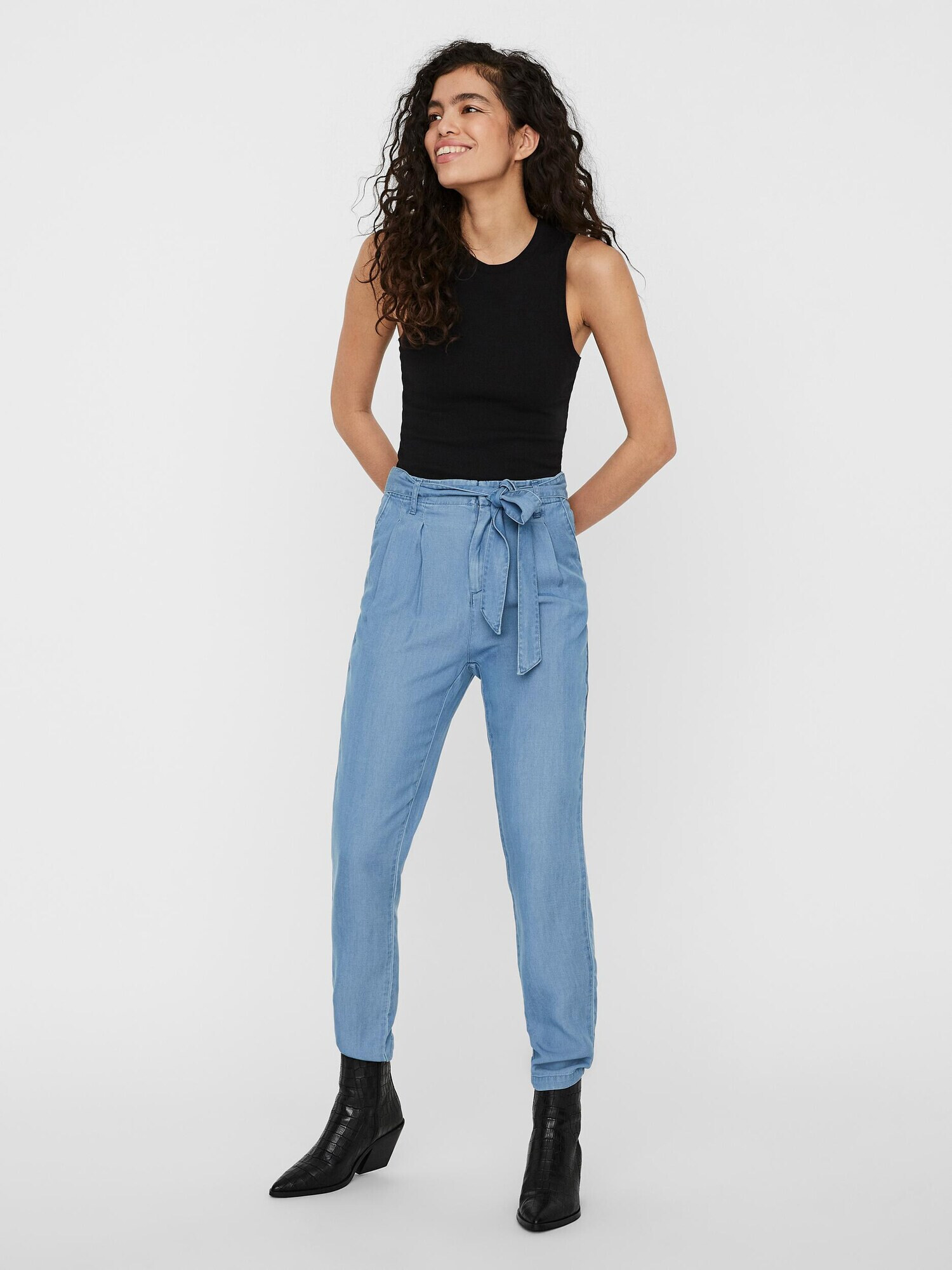 VERO MODA Pantaloni cutați 'MIA' albastru denim - Pled.ro