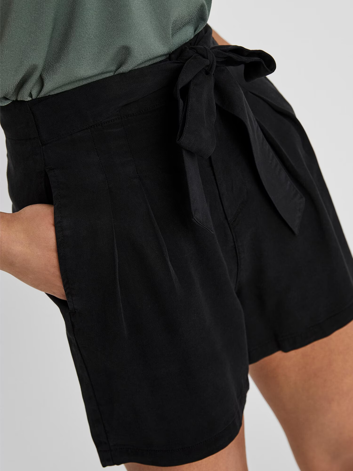 VERO MODA Pantaloni 'Mia' negru - Pled.ro