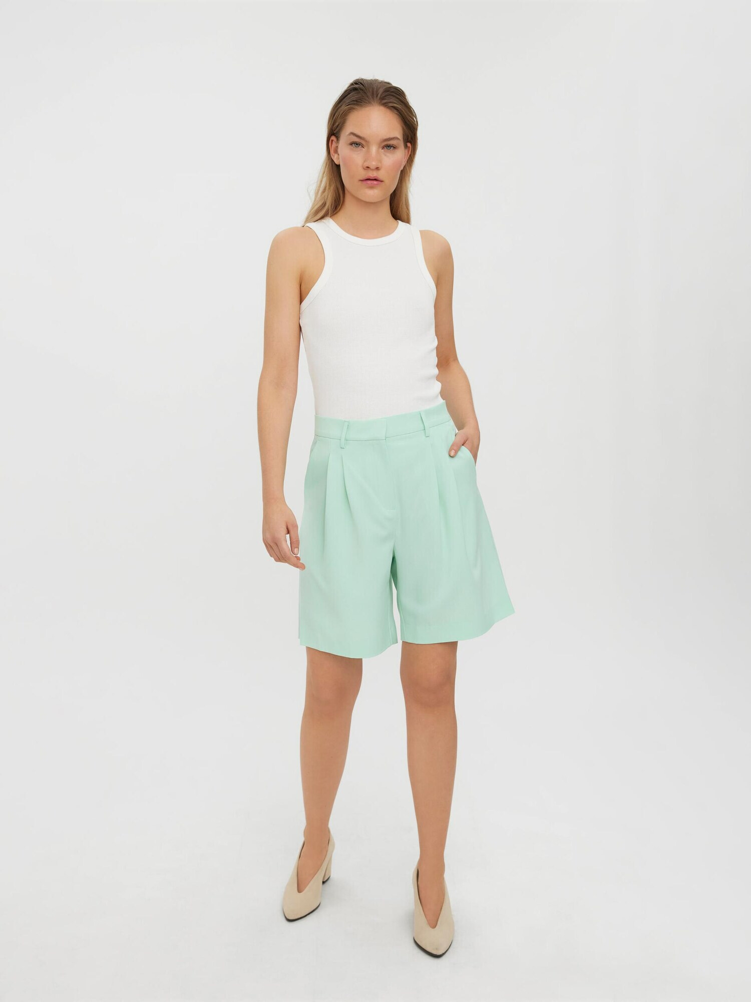 VERO MODA Pantaloni cutați verde pastel - Pled.ro