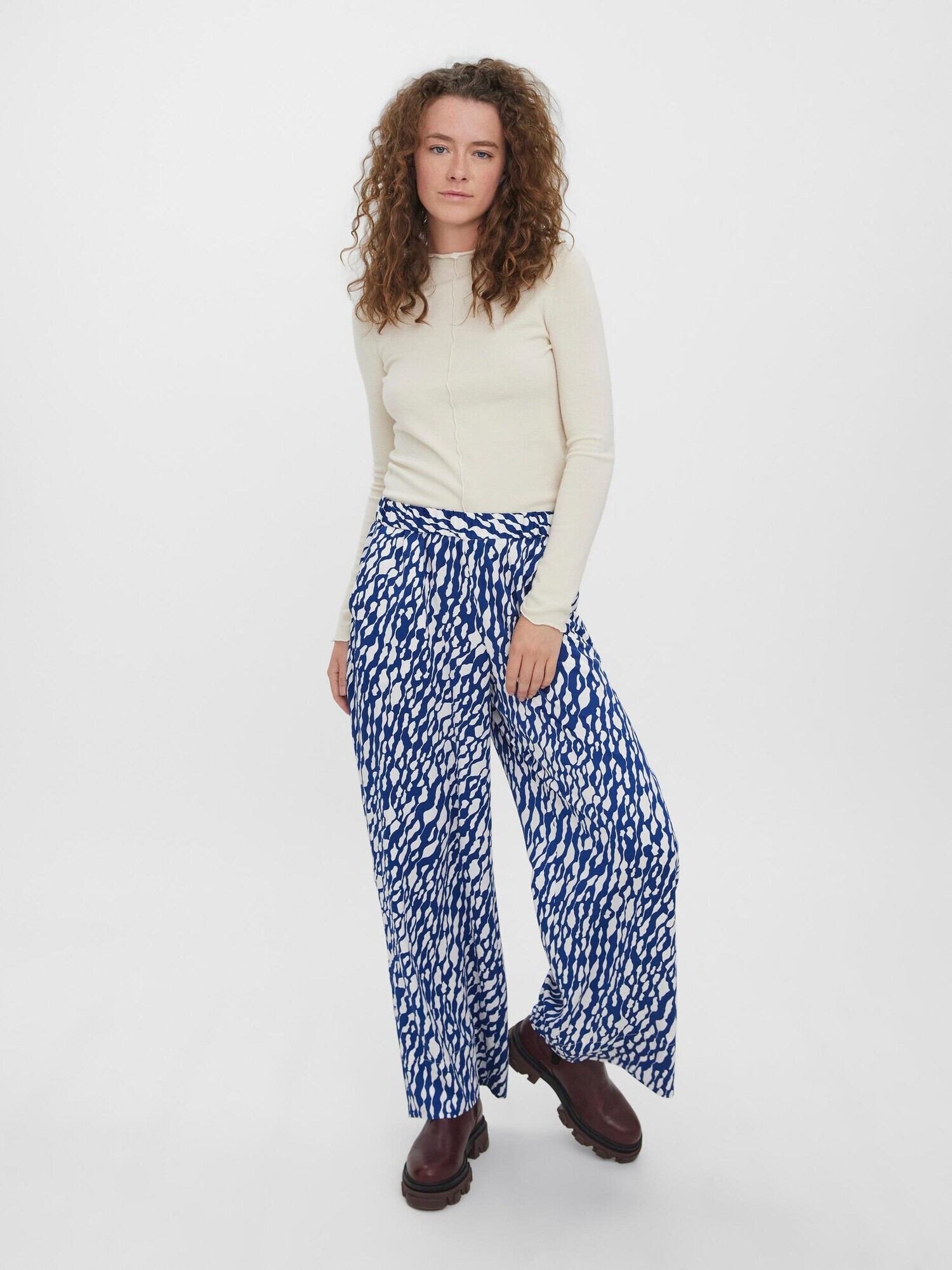 VERO MODA Pantaloni 'DAISY' albastru / alb - Pled.ro