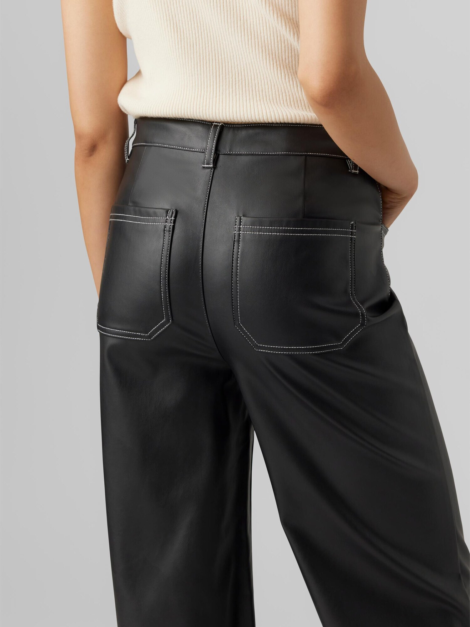 VERO MODA Pantaloni 'Daisy' negru - Pled.ro