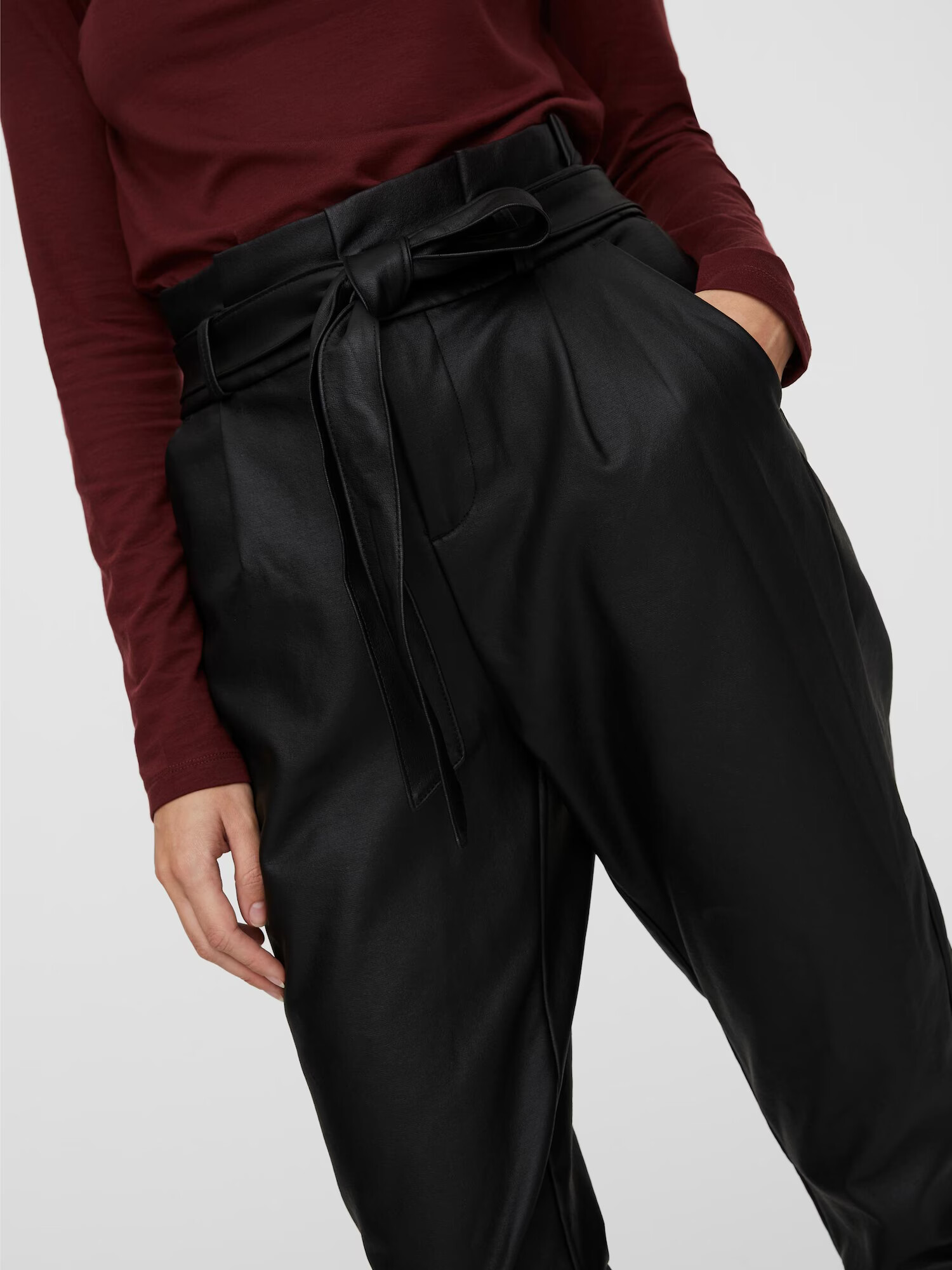 VERO MODA Pantaloni 'Eva' negru - Pled.ro