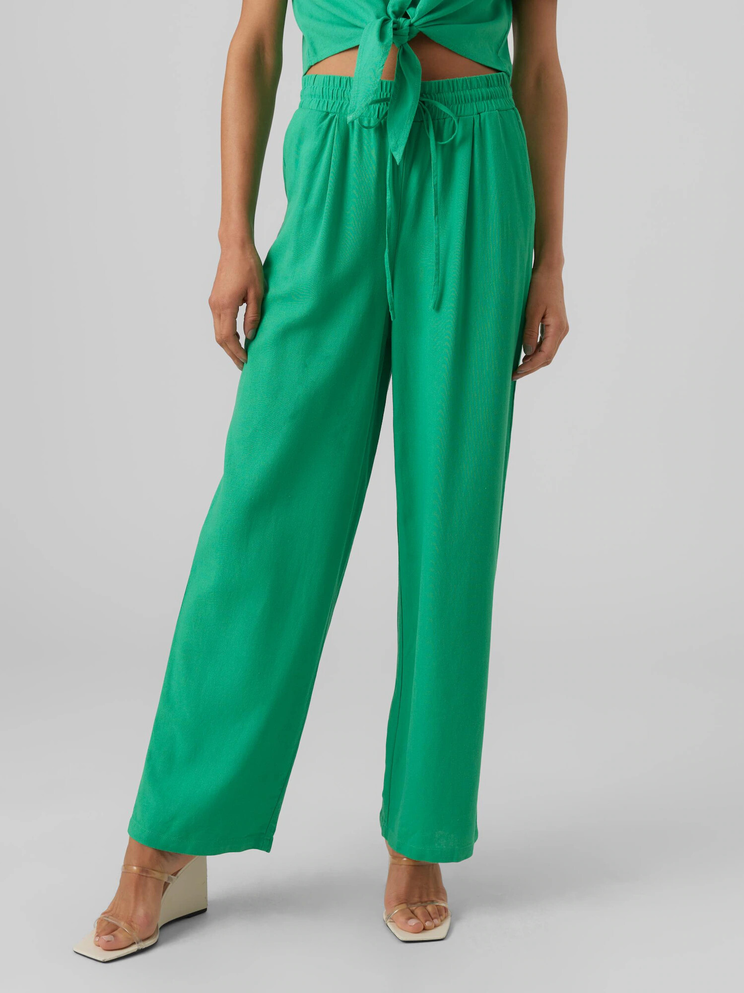 VERO MODA Pantaloni 'Jesmilo' verde iarbă - Pled.ro