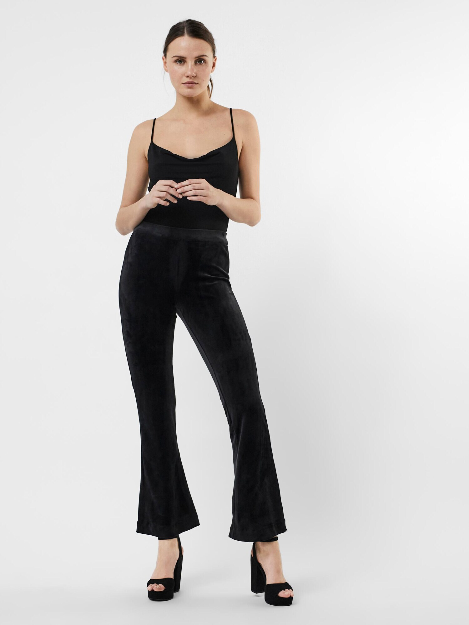 VERO MODA Pantaloni 'Kamma' negru - Pled.ro