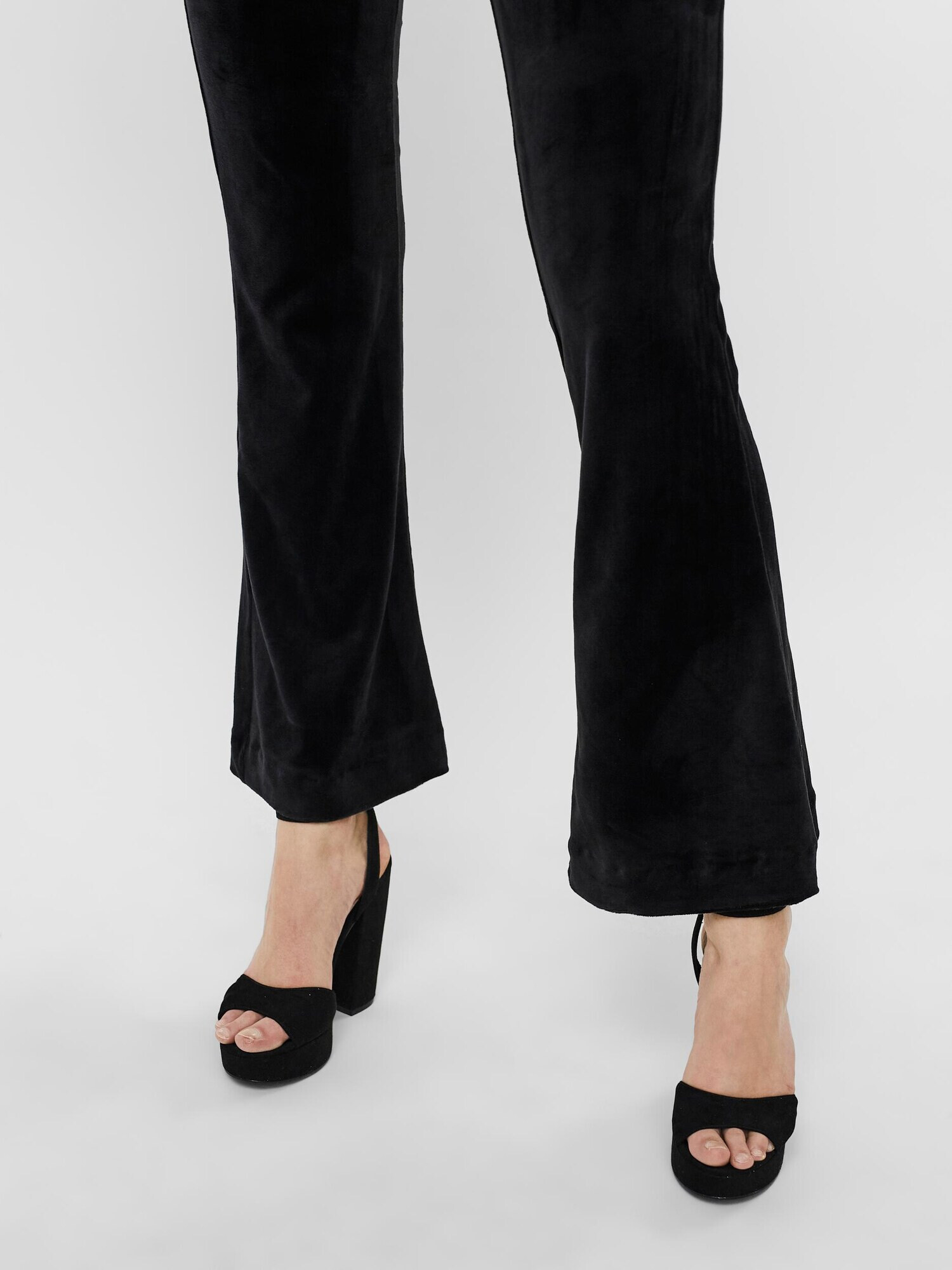 VERO MODA Pantaloni 'Kamma' negru - Pled.ro