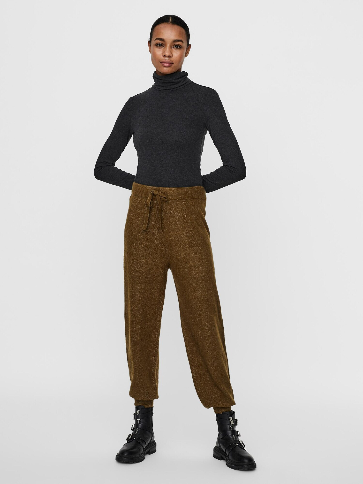 VERO MODA Pantaloni 'Lefile' oliv - Pled.ro