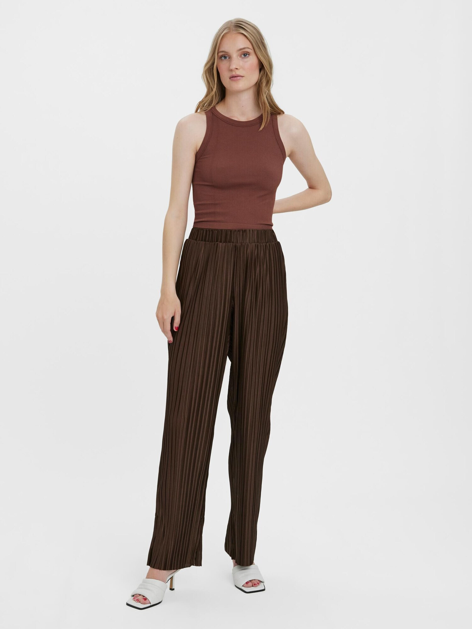 VERO MODA Pantaloni 'Sutton' ciocolatiu - Pled.ro