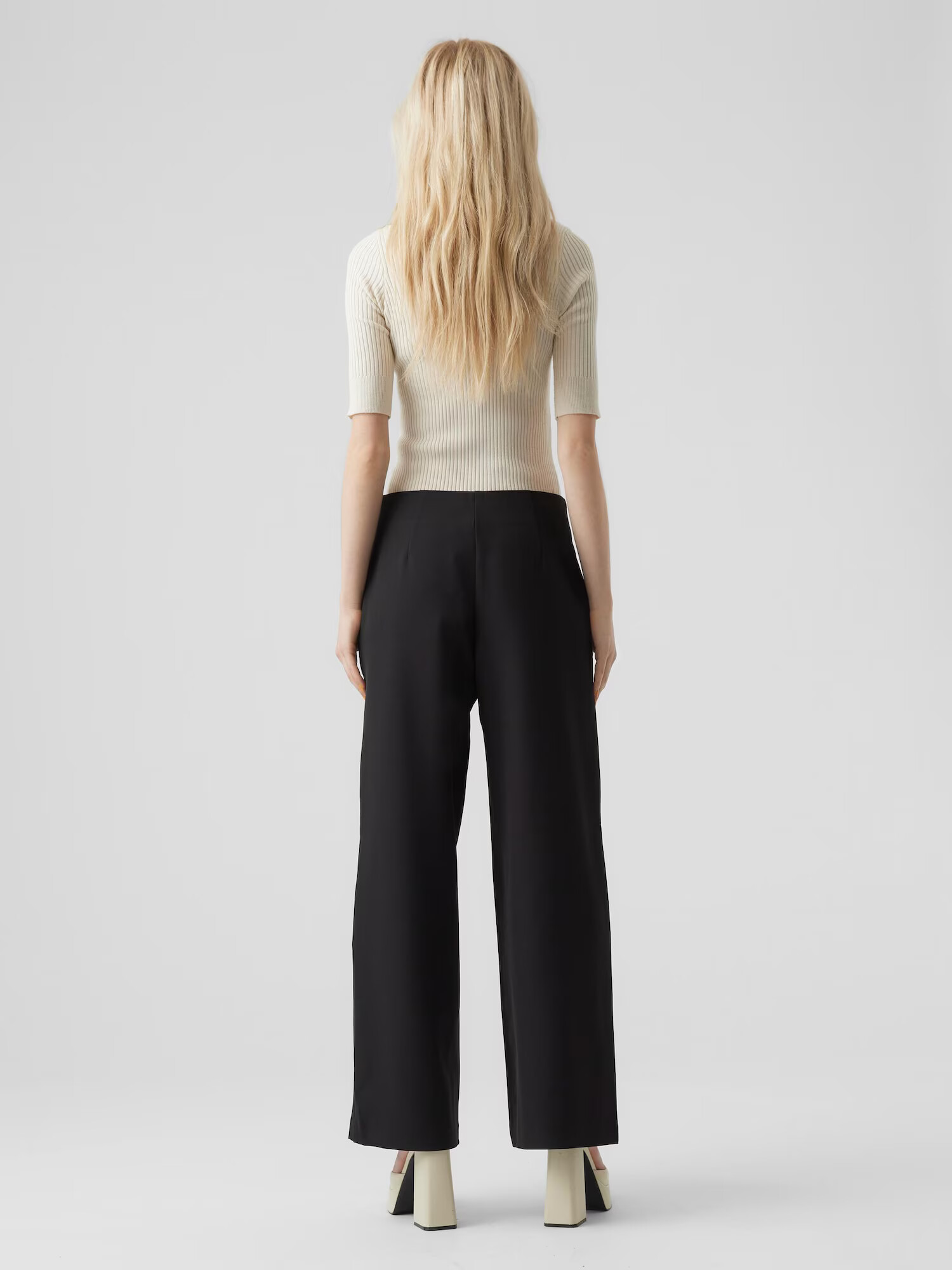 Vero Moda Petite Pantaloni 'HALMIA' negru - Pled.ro