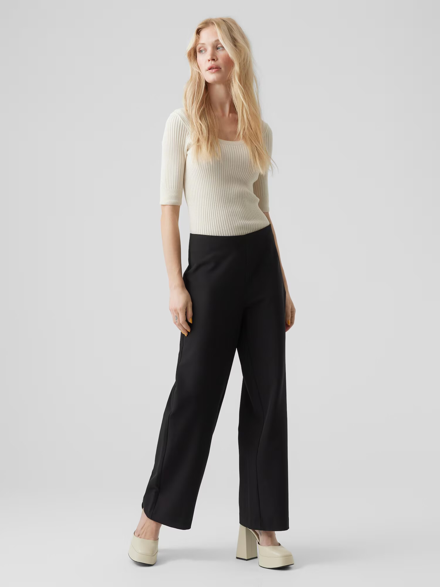 Vero Moda Petite Pantaloni 'HALMIA' negru - Pled.ro