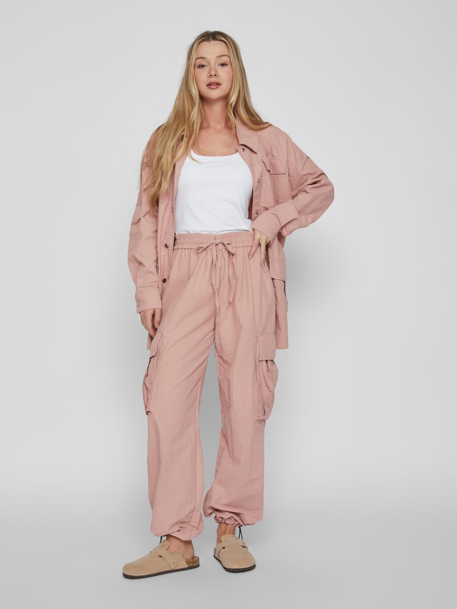 VILA Pantaloni 'POCKY' roz pastel - Pled.ro