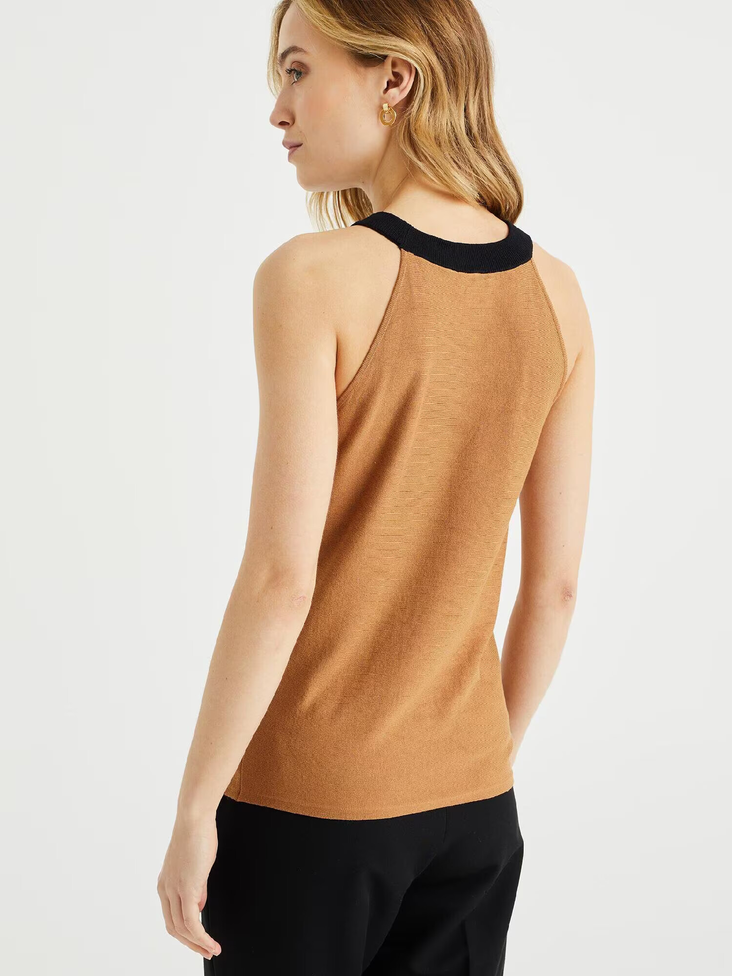 WE Fashion Top brodat maro caramel / negru - Pled.ro