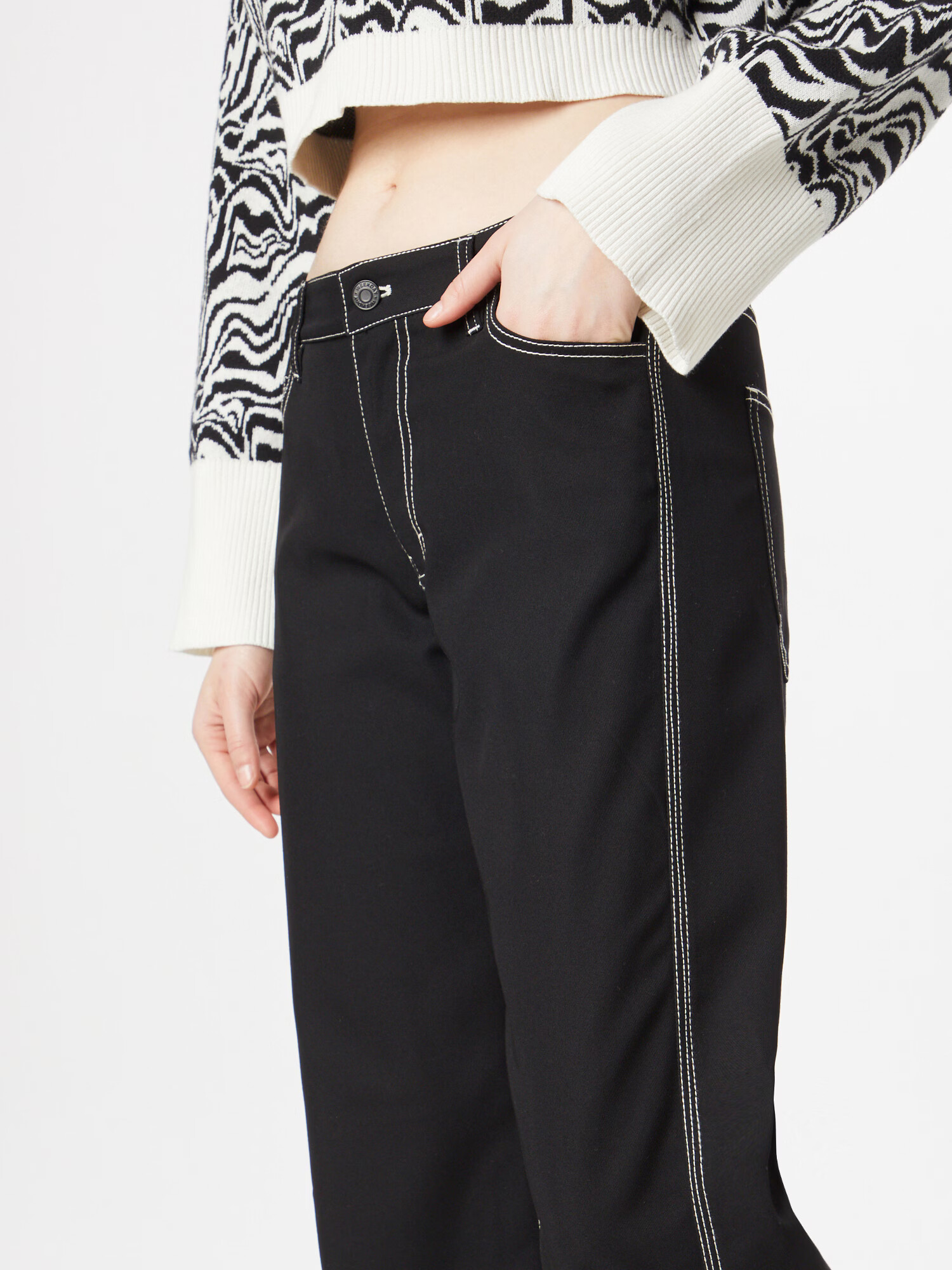 WEEKDAY Pantaloni 'Abigail' negru / alb - Pled.ro