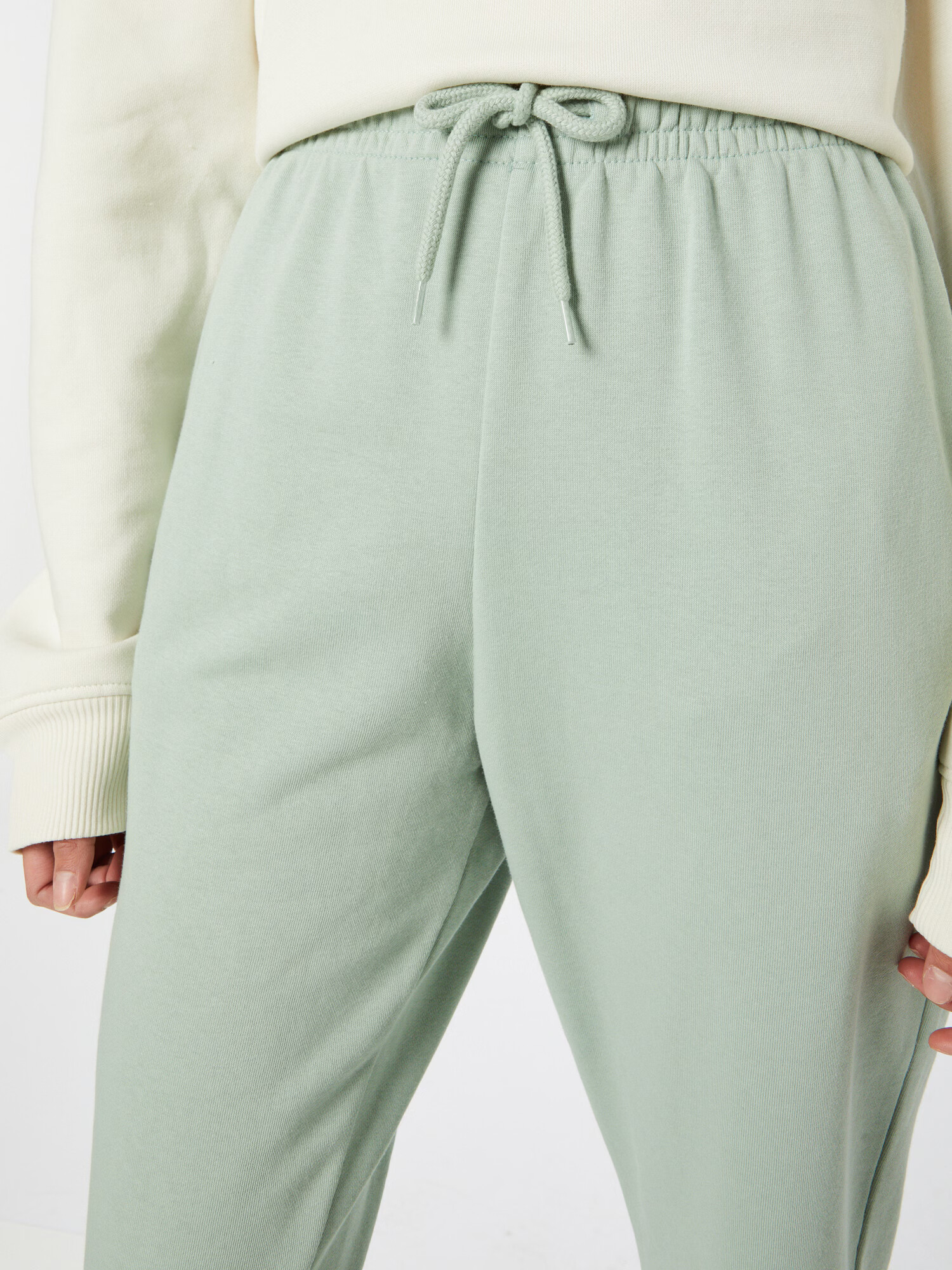 WEEKDAY Pantaloni 'Amaze' verde pastel - Pled.ro