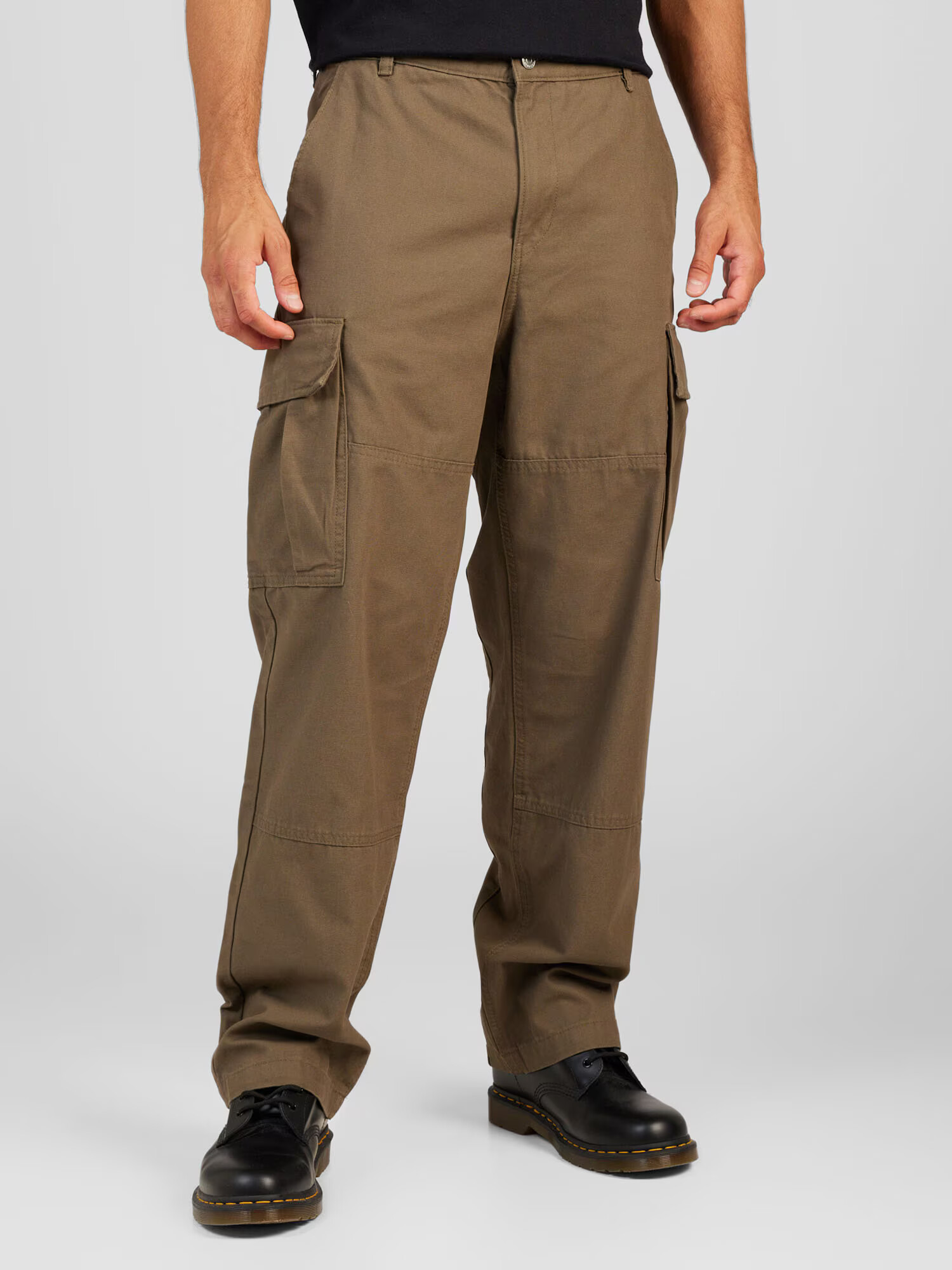 WEEKDAY Pantaloni cu buzunare 'Joel' kaki - Pled.ro