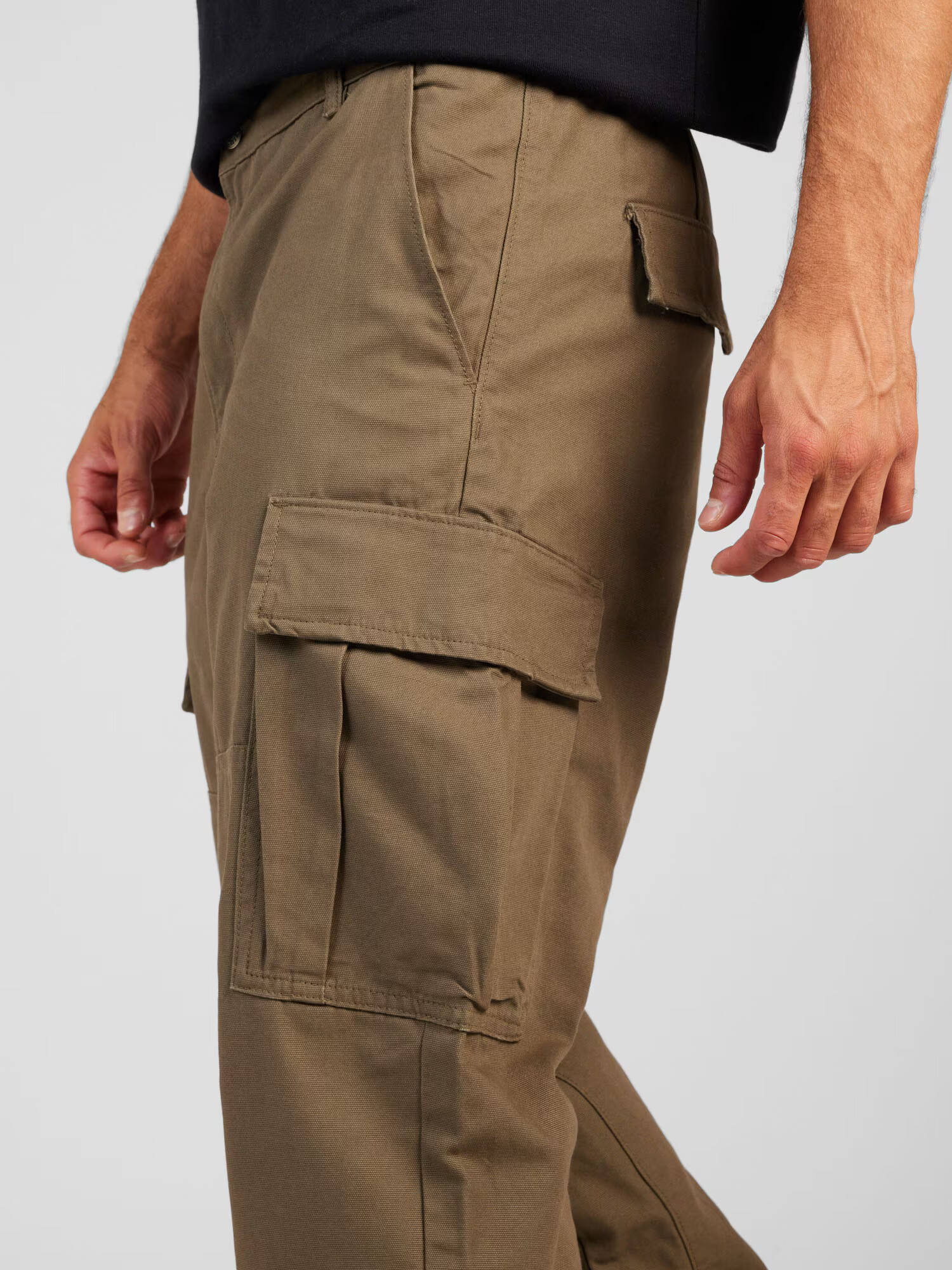 WEEKDAY Pantaloni cu buzunare 'Joel' kaki - Pled.ro