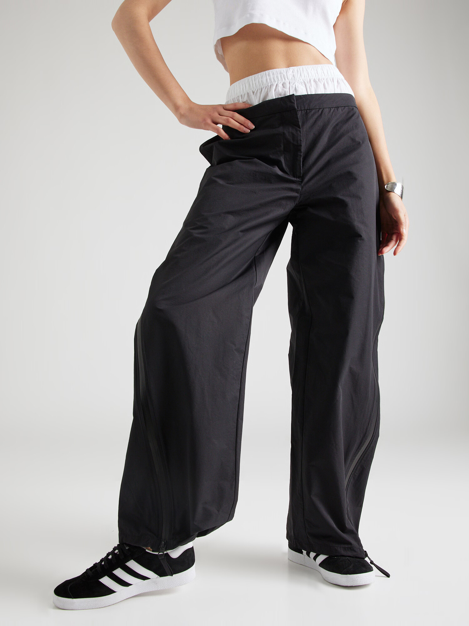 WEEKDAY Pantaloni 'Junko' negru - Pled.ro