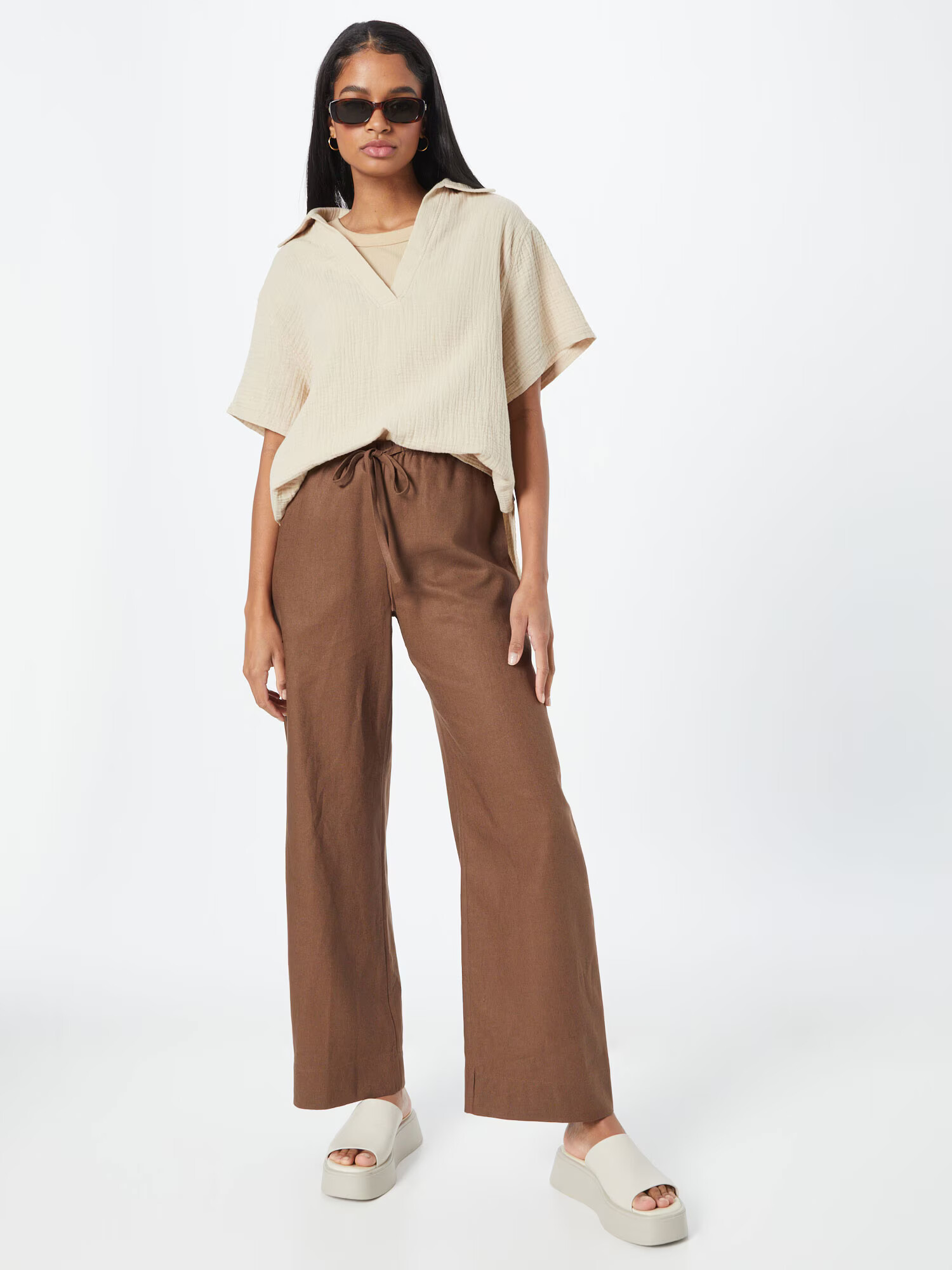 WEEKDAY Pantaloni 'Mia' brocart - Pled.ro