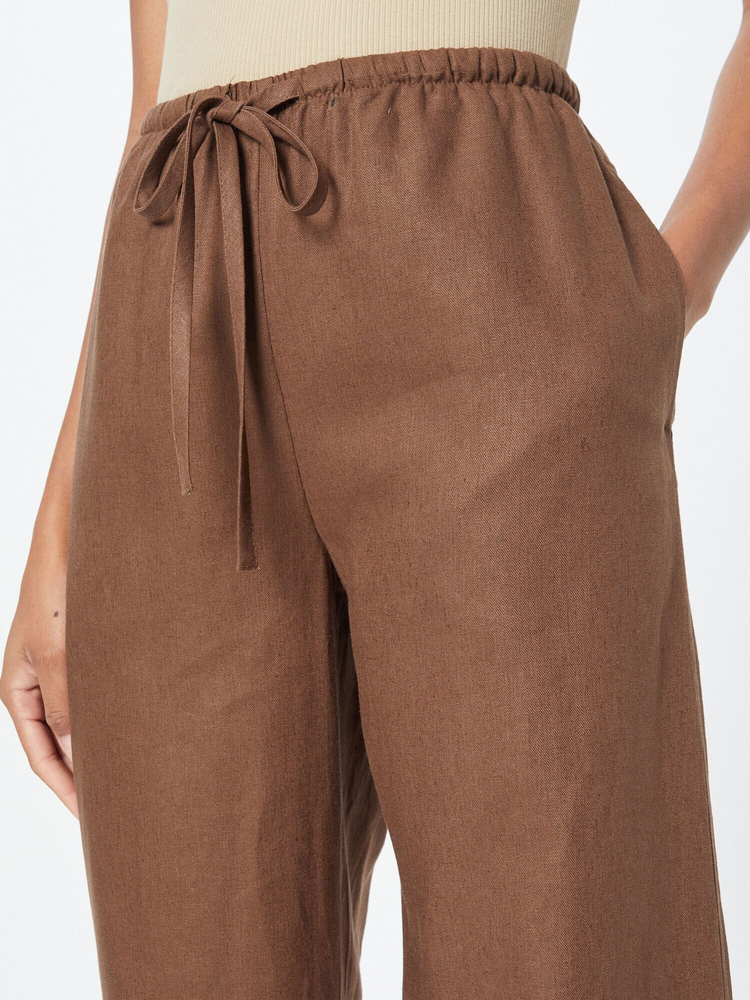 WEEKDAY Pantaloni 'Mia' brocart - Pled.ro