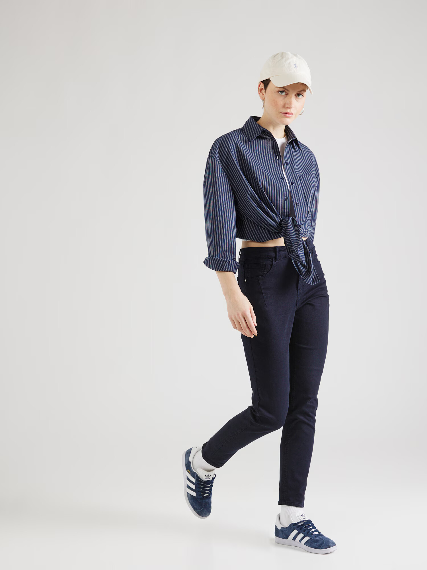 ZABAIONE Jeans 'Jo44y' bleumarin - Pled.ro