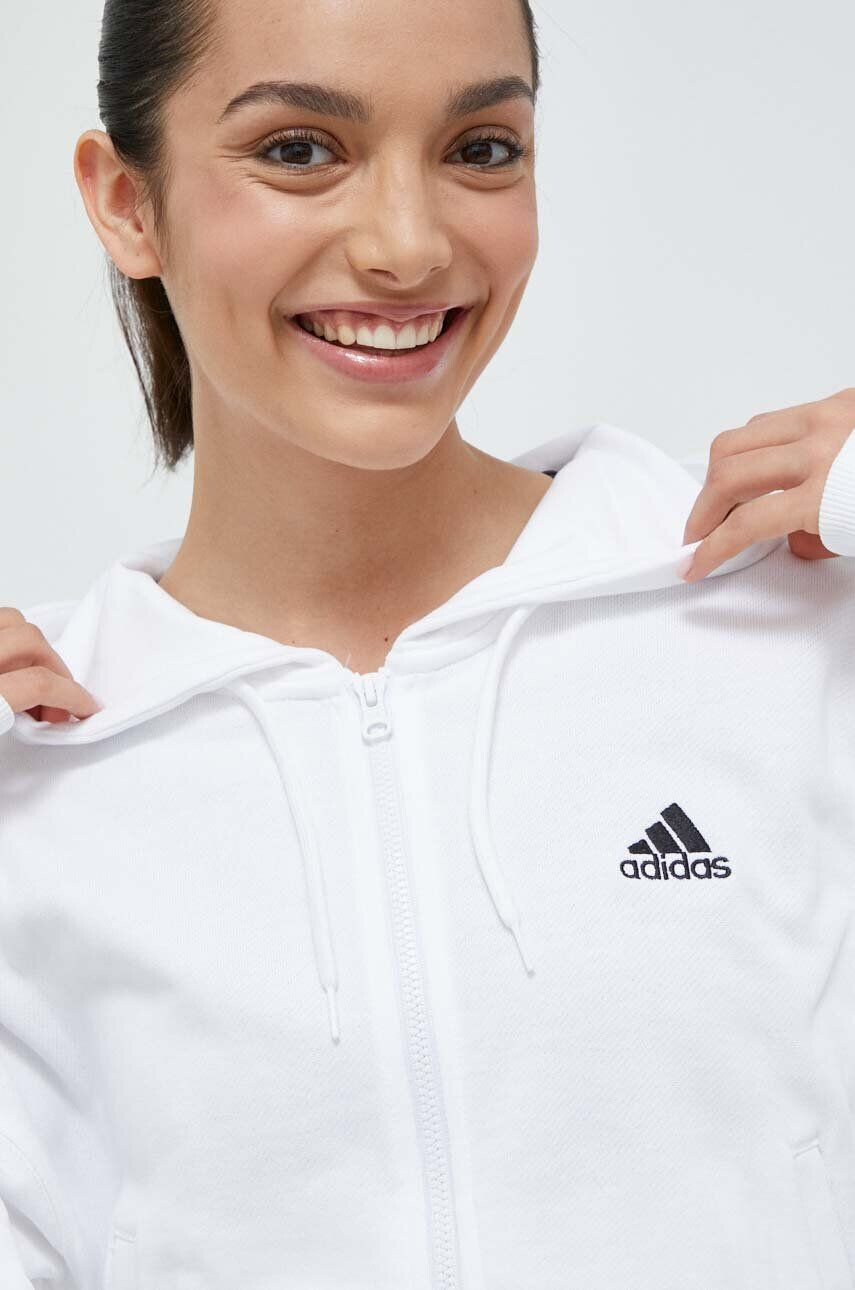 adidas hanorac de bumbac femei culoarea alb cu glugă cu imprimeu - Pled.ro