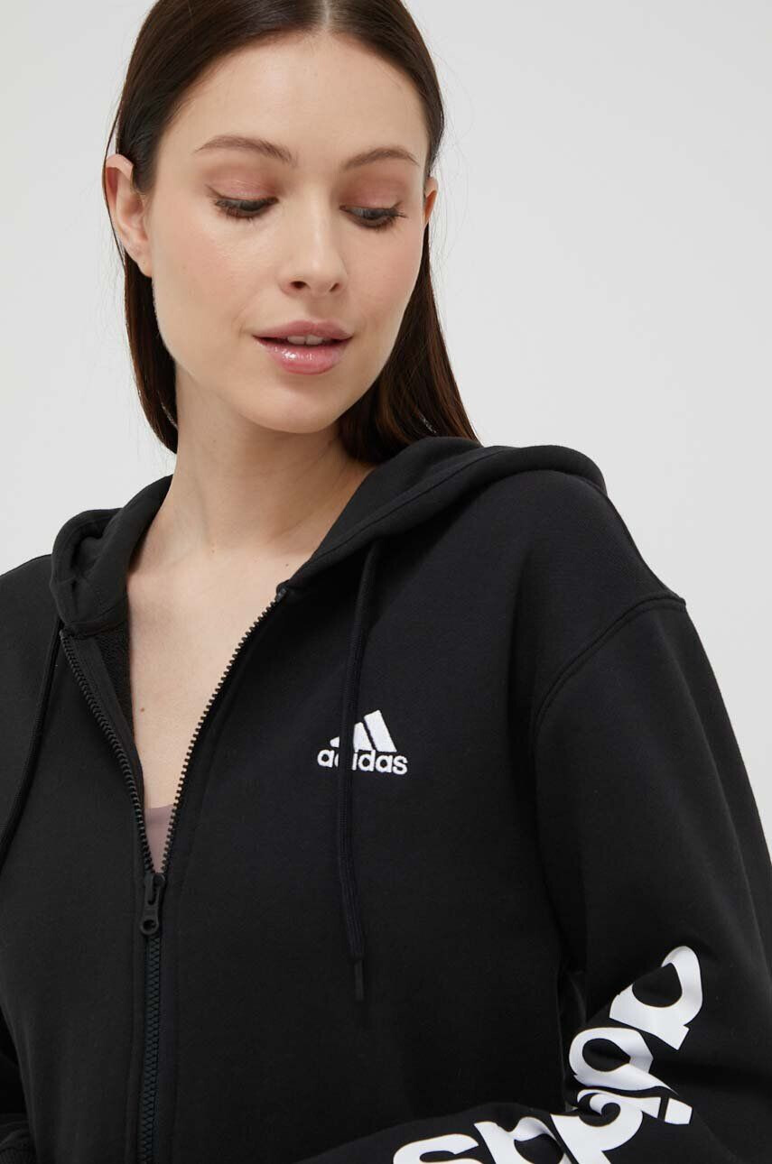 adidas hanorac de bumbac femei culoarea negru cu glugă cu imprimeu - Pled.ro