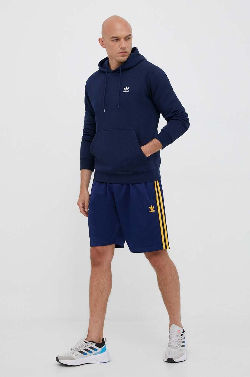 adidas Originals bluza barbati culoarea albastru marin cu glugă cu imprimeu - Pled.ro