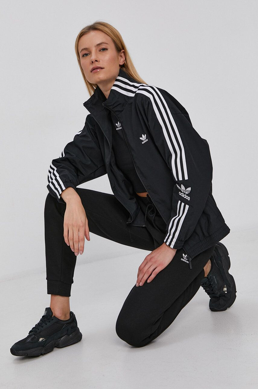 adidas Originals geaca barbati culoarea gri de tranzitie oversize - Pled.ro