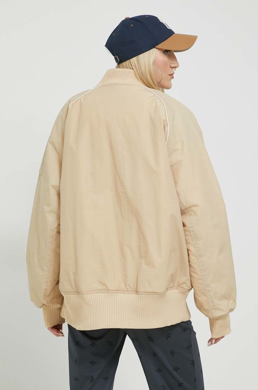 adidas Originals geaca bomber femei culoarea bej de tranzitie - Pled.ro