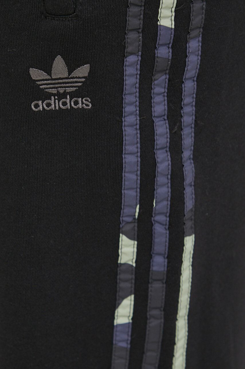 adidas Originals pantaloni HM4871 femei culoarea bej cu imprimeu - Pled.ro