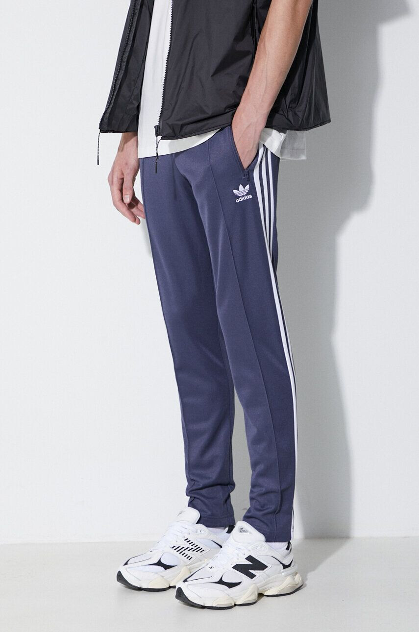 adidas Originals pantaloni de trening culoarea albastru marin cu imprimeu - Pled.ro