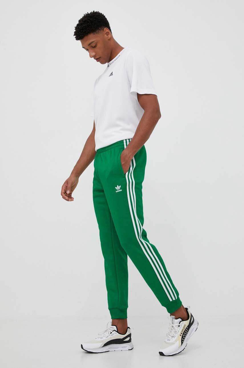 adidas Originals pantaloni de trening culoarea verde cu imprimeu - Pled.ro