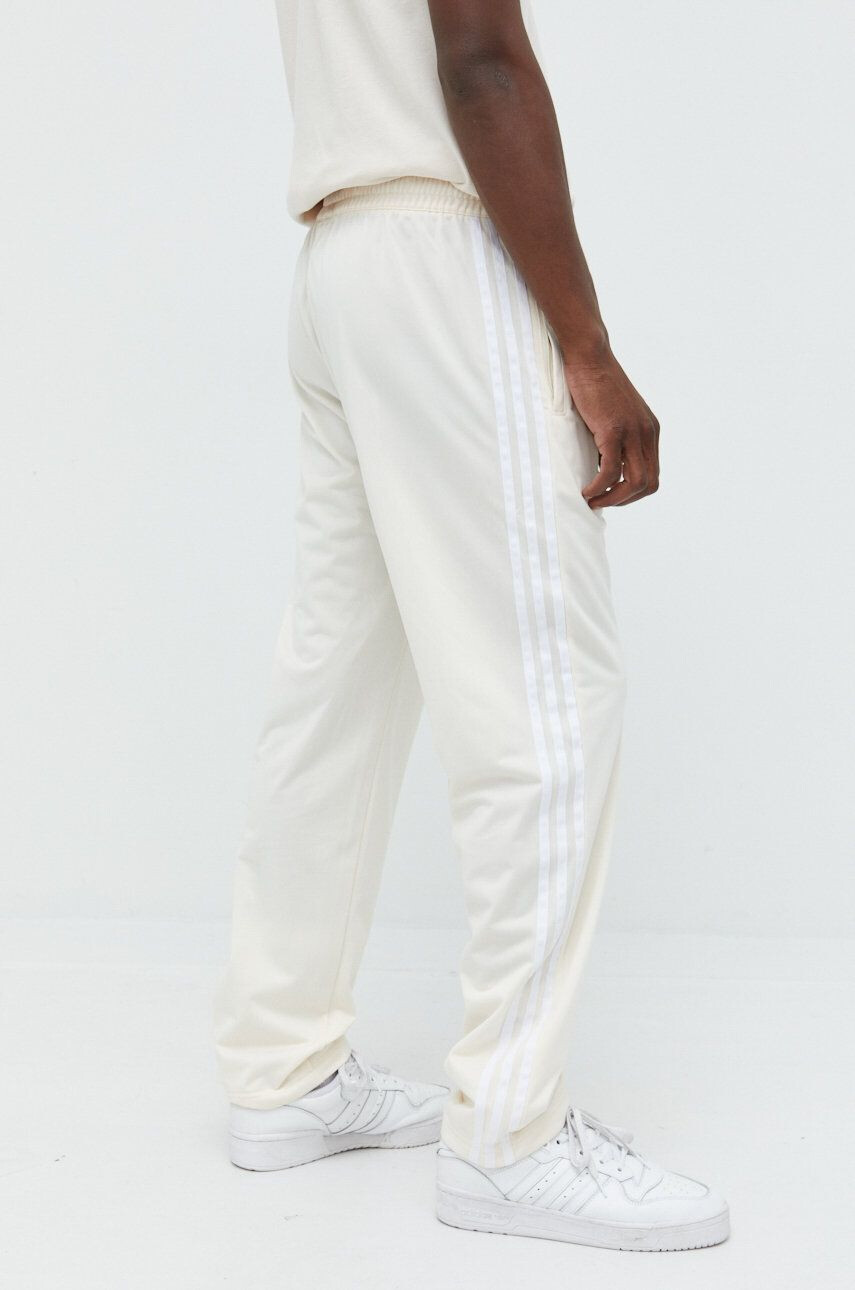 adidas Originals pantaloni de trening barbati culoarea bej cu imprimeu - Pled.ro