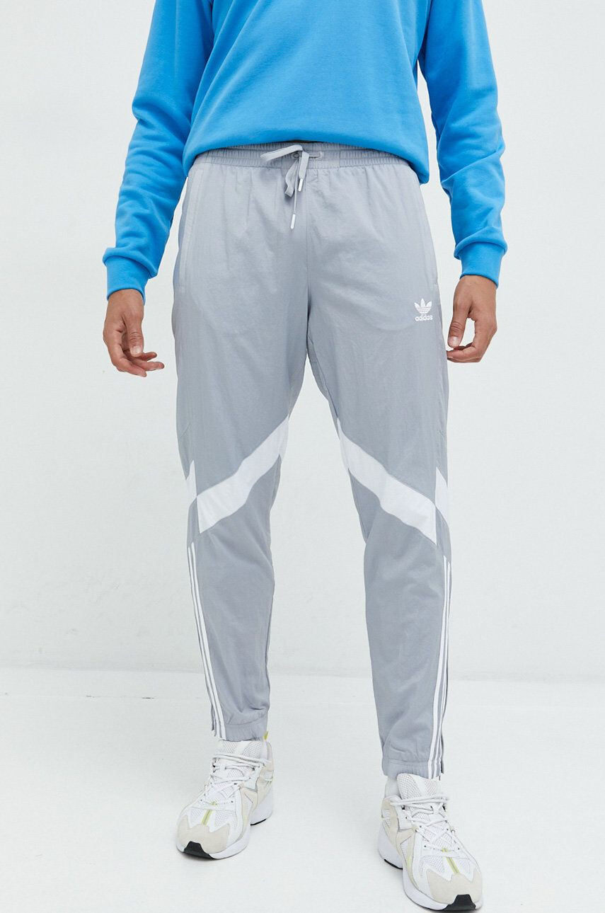 adidas Originals pantaloni de trening barbati cu imprimeu - Pled.ro