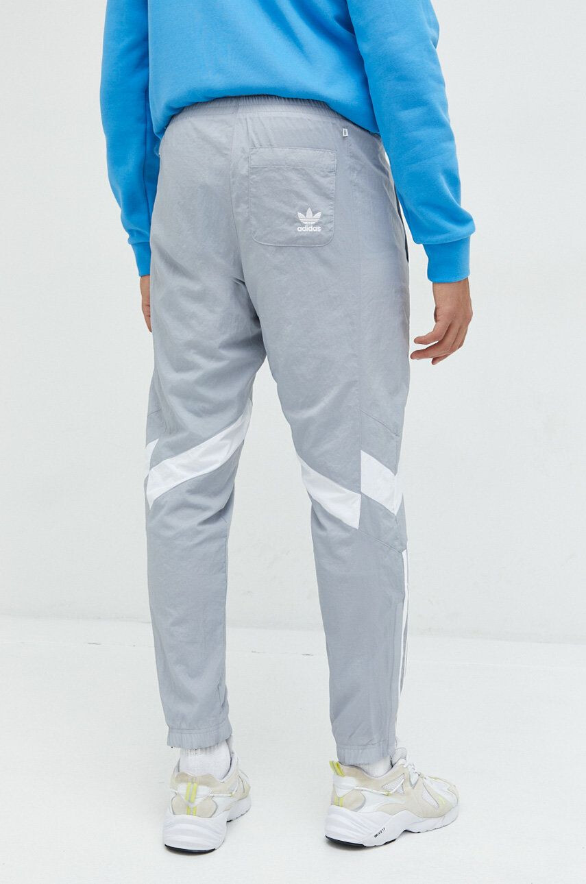 adidas Originals pantaloni de trening barbati cu imprimeu - Pled.ro