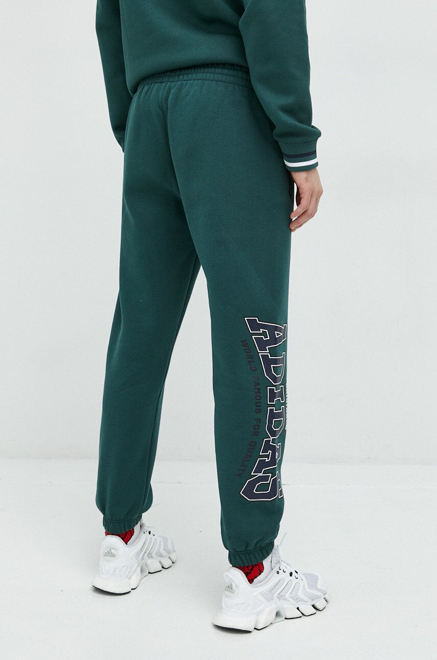 adidas Originals pantaloni de trening barbati culoarea verde cu imprimeu - Pled.ro