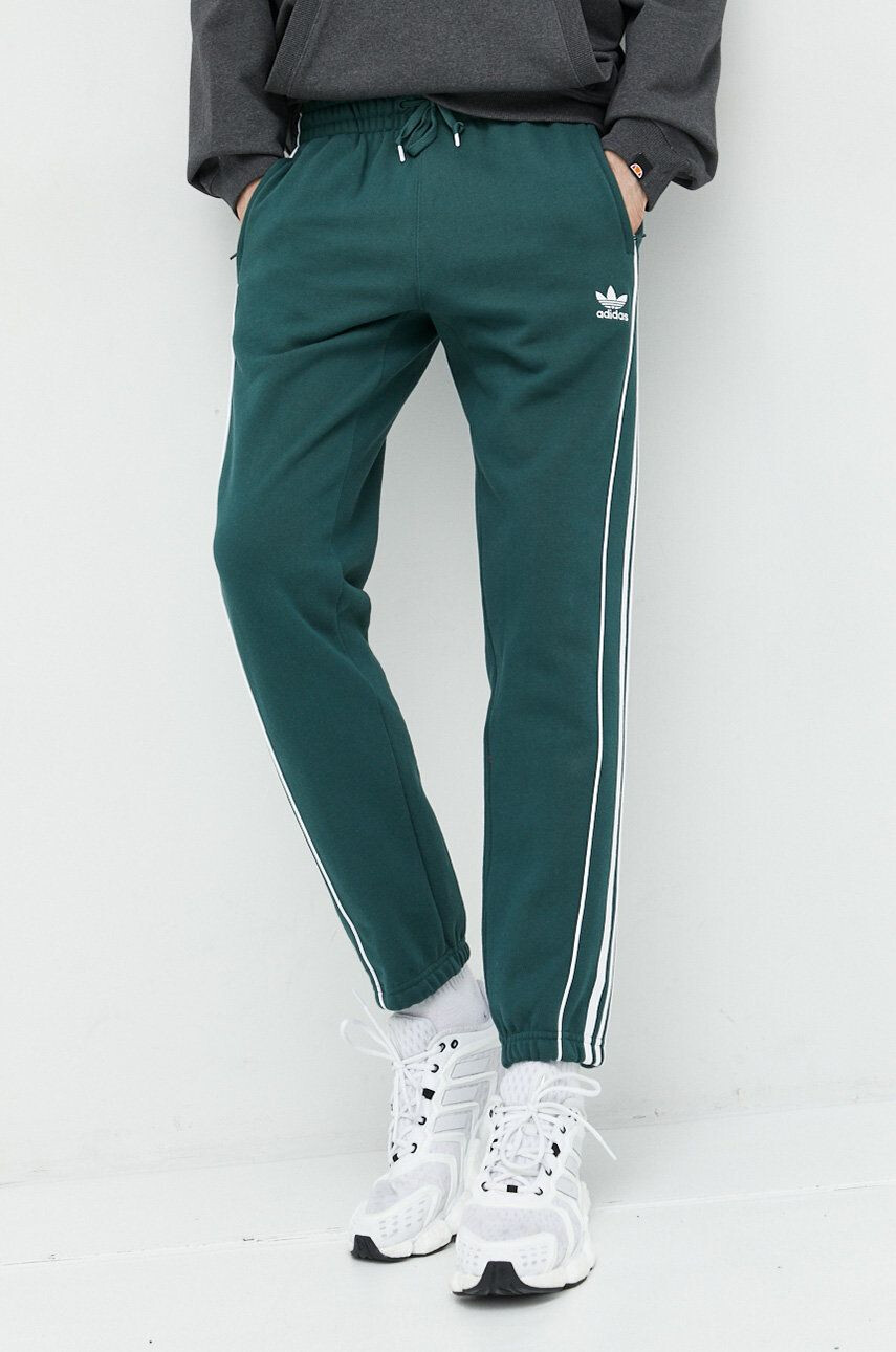 adidas Originals pantaloni de trening din bumbac barbati culoarea verde cu imprimeu - Pled.ro