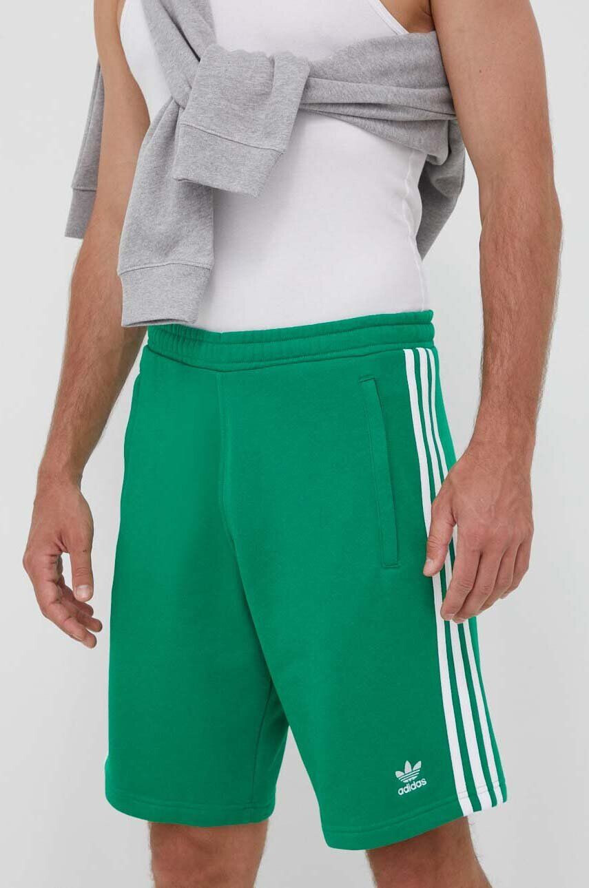 adidas Originals pantaloni scurti din bumbac culoarea verde - Pled.ro