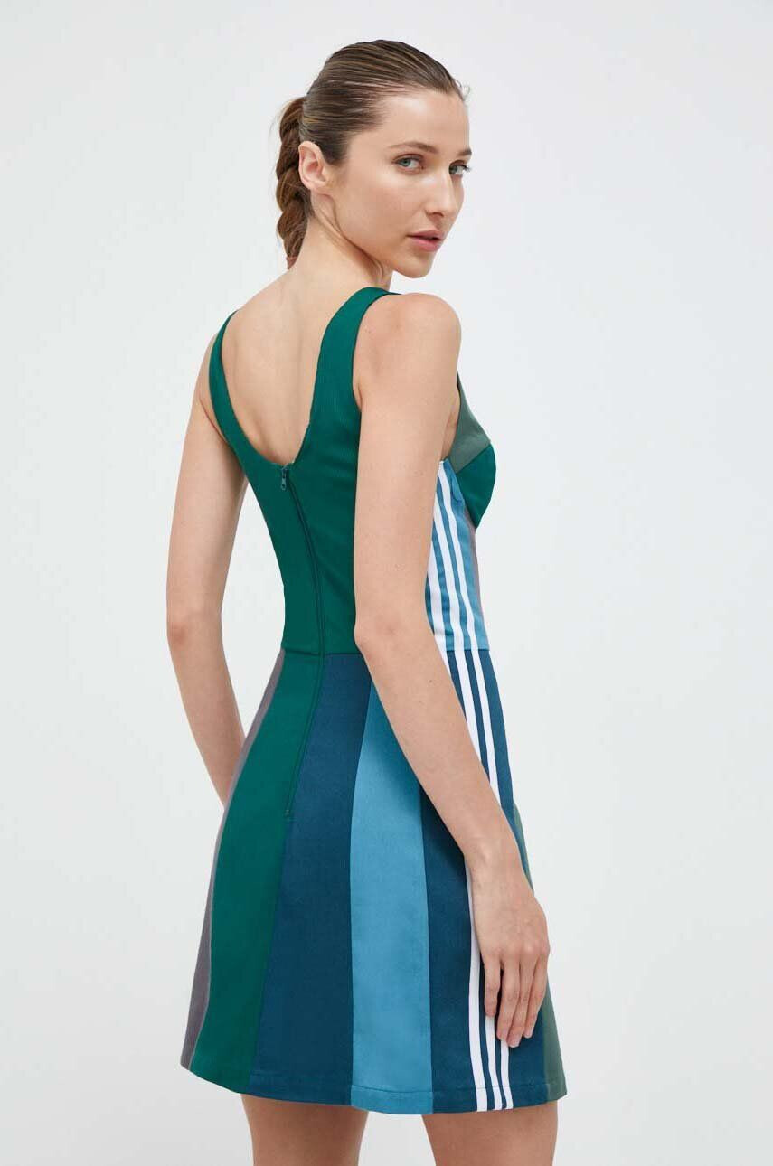 adidas Originals rochie Ksenia Schnaider culoarea verde mini mulata - Pled.ro