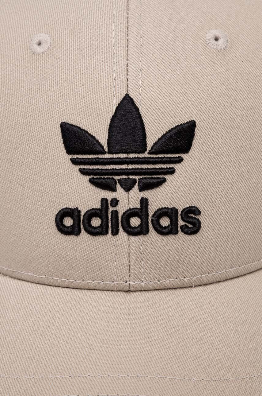 adidas Originals șapcă de baseball din bumbac culoarea bej cu imprimeu - Pled.ro