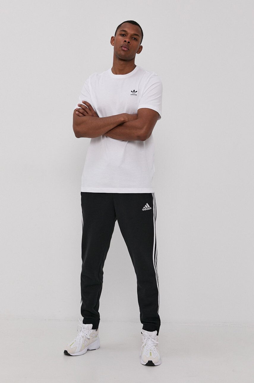 adidas Pantaloni GK8821 bărbați culoarea negru cu imprimeu - Pled.ro