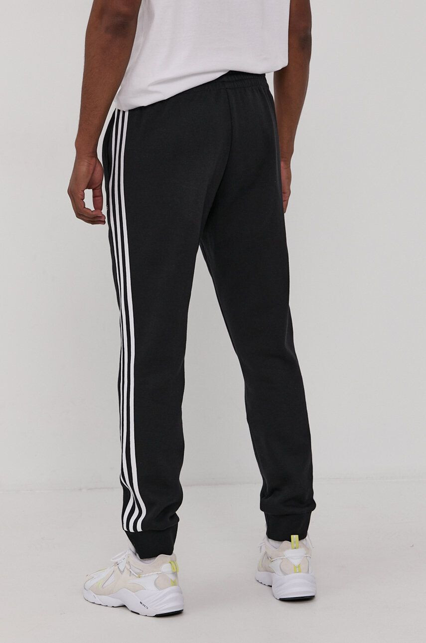 adidas Pantaloni GK8821 bărbați culoarea negru cu imprimeu - Pled.ro